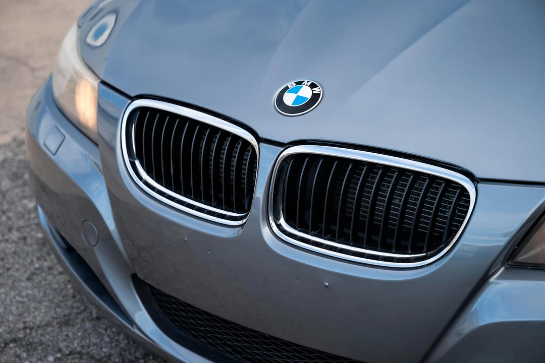 2011 BMW E90 3 Series Sedan - Image 29 of 31