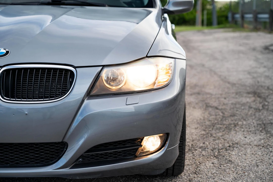 2011 BMW E90 3 Series Sedan - Image 24 of 31