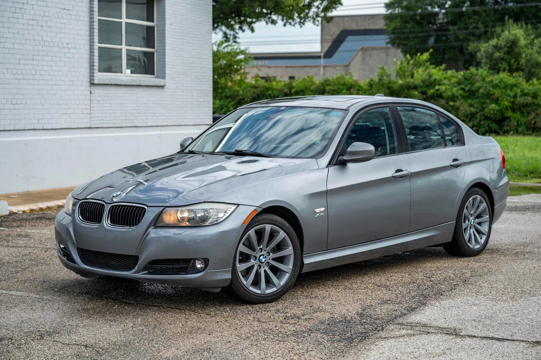 2011 BMW E90 3 Series Sedan - Image 3 of 31