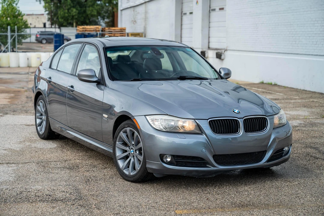 2011 BMW E90 3 Series Sedan - Image 8 of 31