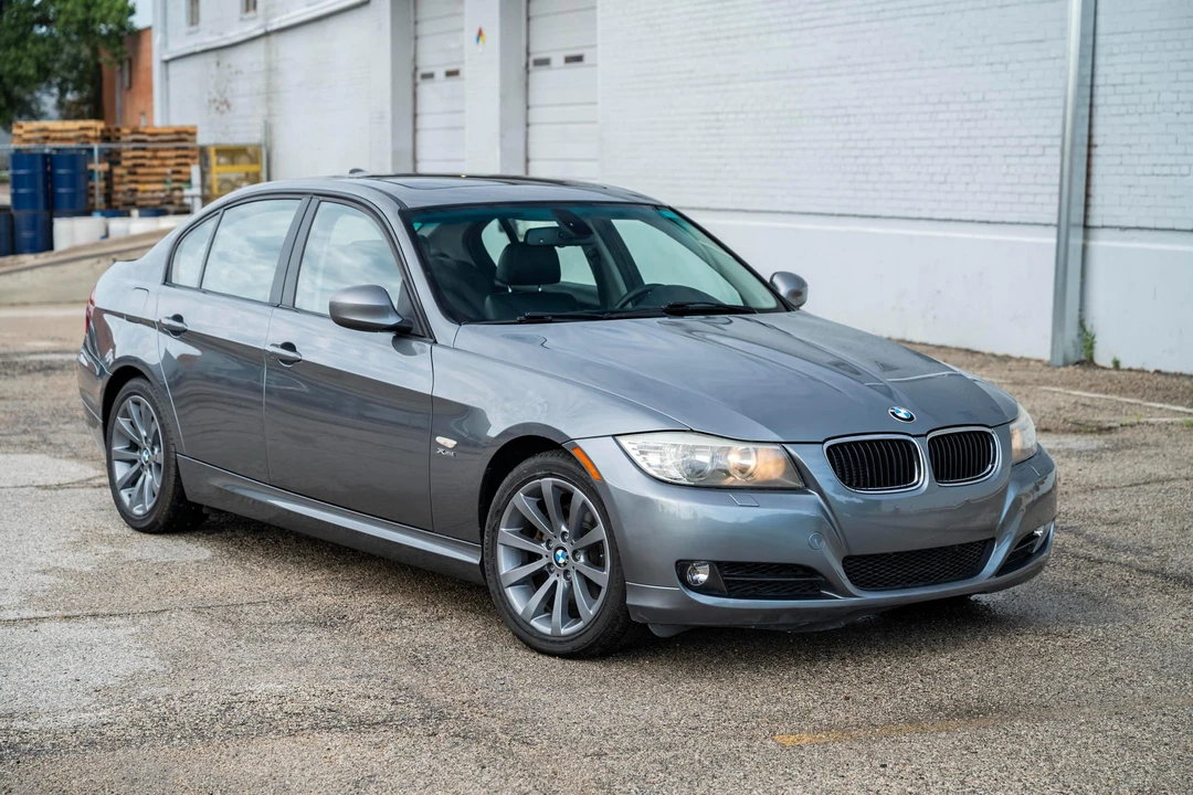 2011 BMW E90 3 Series Sedan - Image 9 of 31