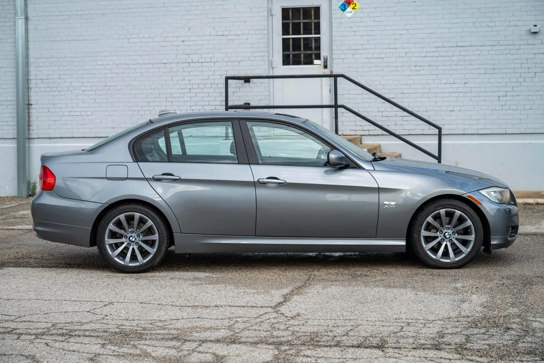2011 BMW E90 3 Series Sedan - Image 12 of 31