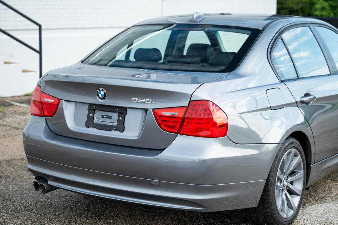 2011 BMW E90 3 Series Sedan - Image 31 of 31