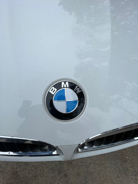 2011 BMW E90 3 Series Sedan - Image 12 of 31