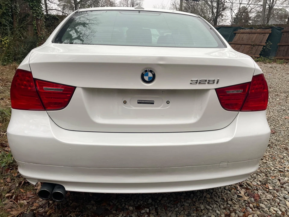 2011 BMW E90 3 Series Sedan - Image 9 of 31