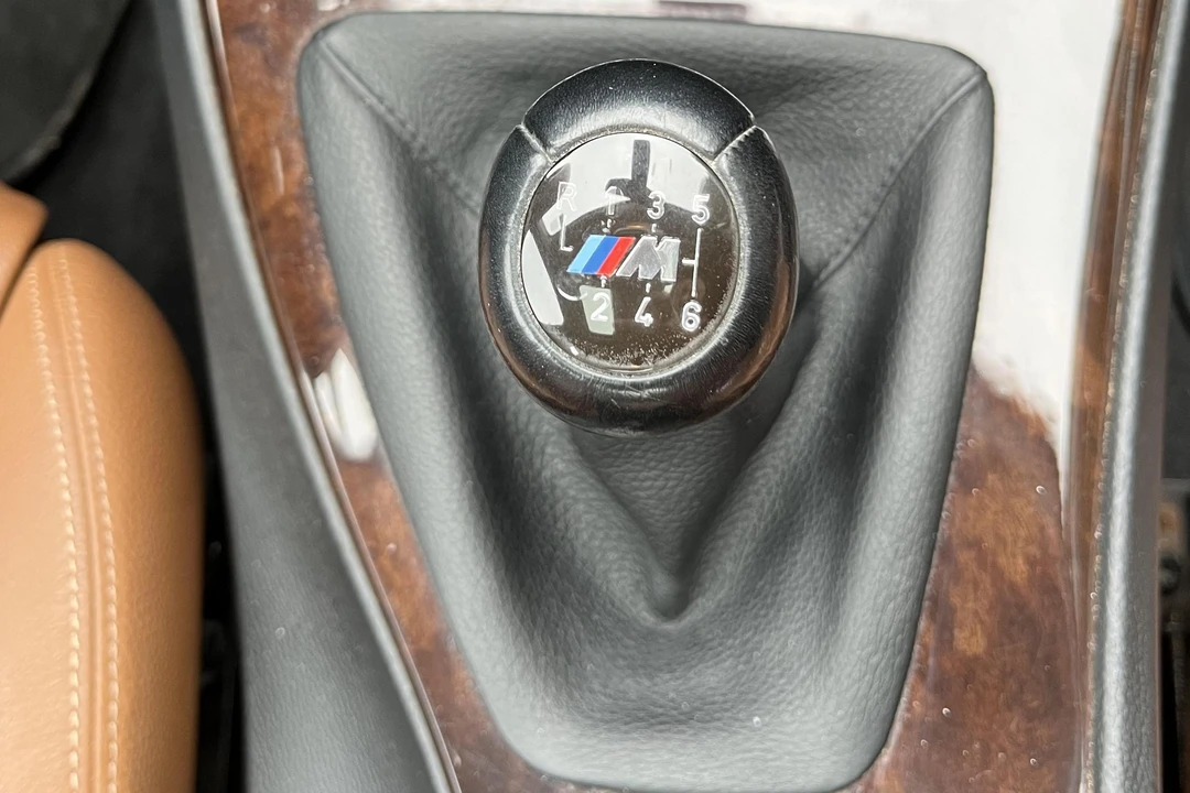 2011 BMW E90 3 Series Sedan - Image 24 of 25