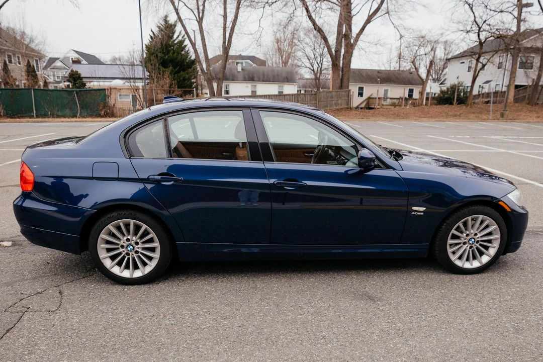 2011 BMW E90 3 Series Sedan - Image 3 of 25