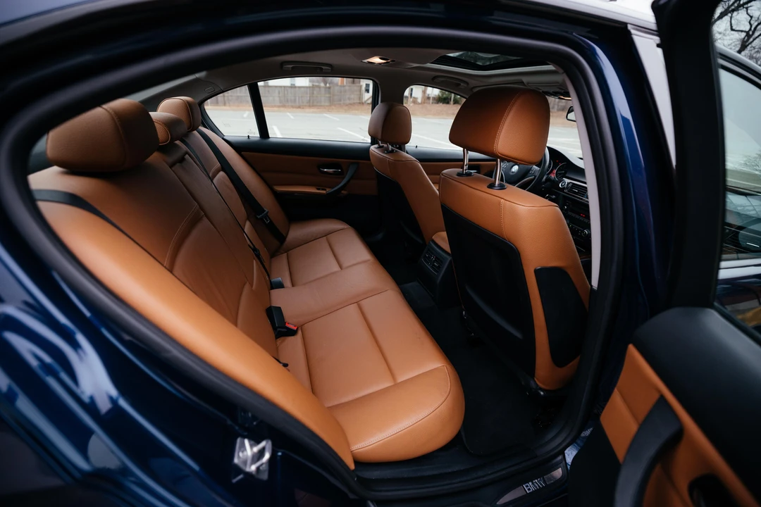 2011 BMW E90 3 Series Sedan - Image 23 of 25
