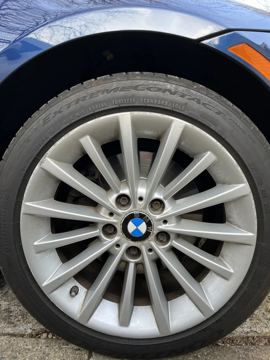 2011 BMW E90 3 Series Sedan - Image 19 of 25
