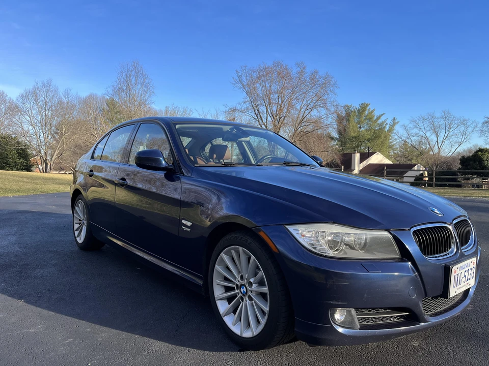 2011 BMW E90 3 Series Sedan - Image 9 of 25