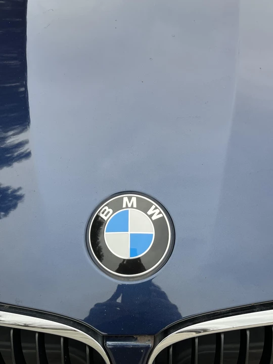 2011 BMW E90 3 Series Sedan - Image 11 of 25