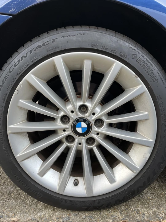 2011 BMW E90 3 Series Sedan - Image 18 of 25