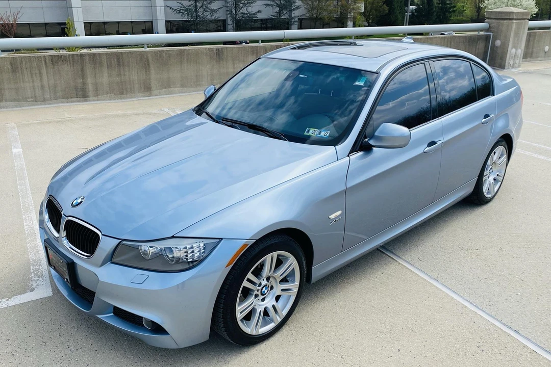 2011 BMW E90 3 Series Sedan - Image 8 of 31