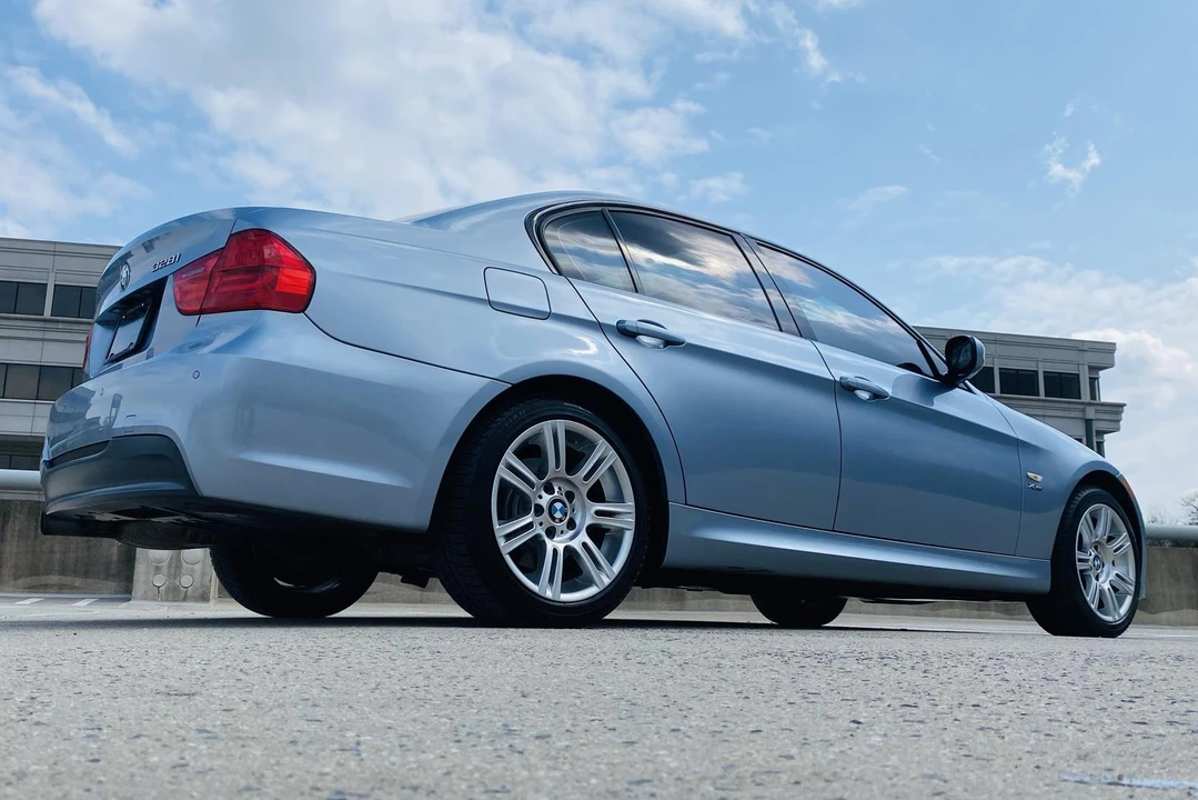 2011 BMW E90 3 Series Sedan - Image 21 of 31