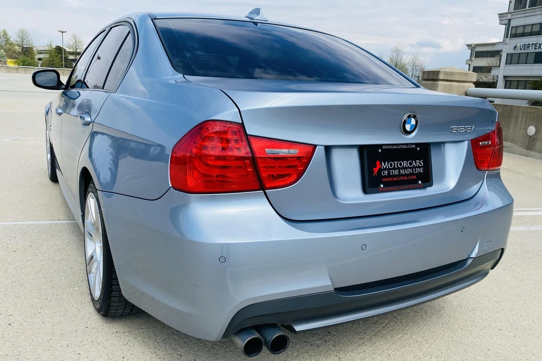 2011 BMW E90 3 Series Sedan - Image 16 of 31