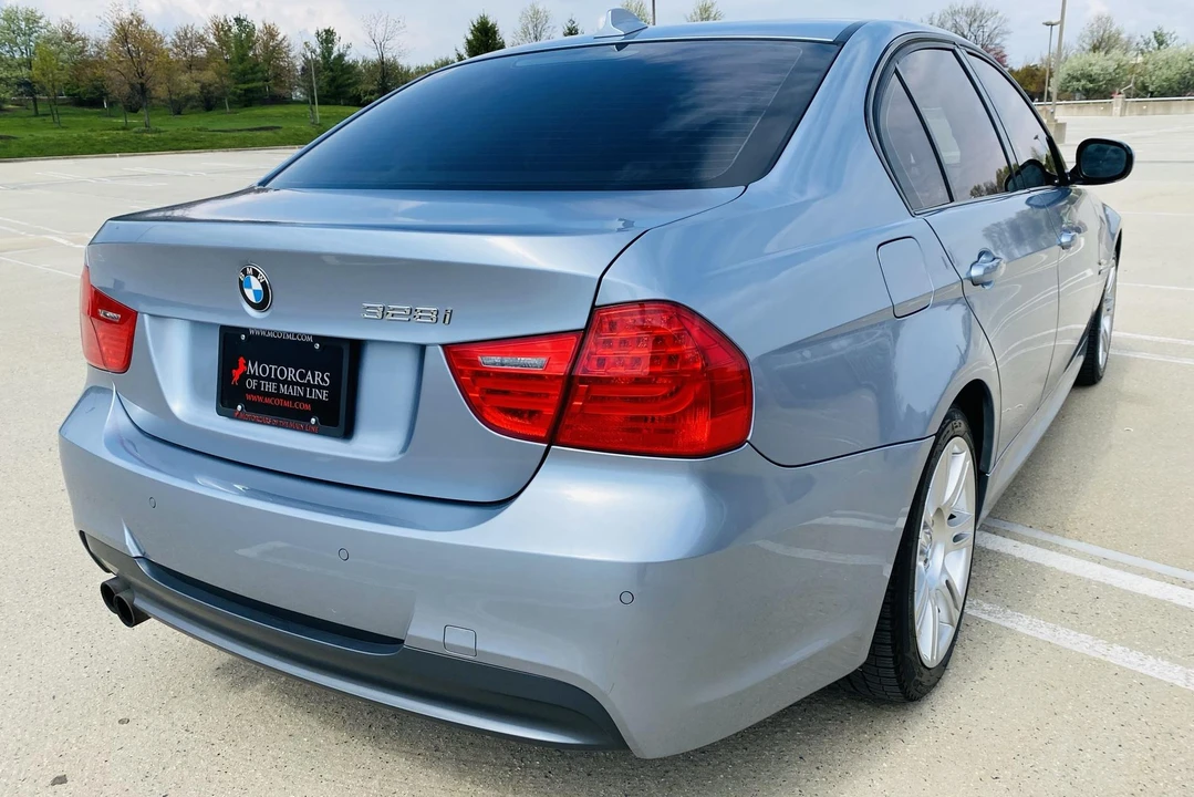 2011 BMW E90 3 Series Sedan - Image 19 of 31