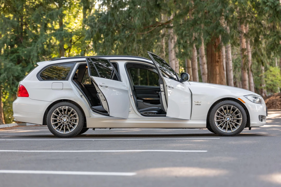 2011 BMW E91 3 Series Touring - Image 9 of 31