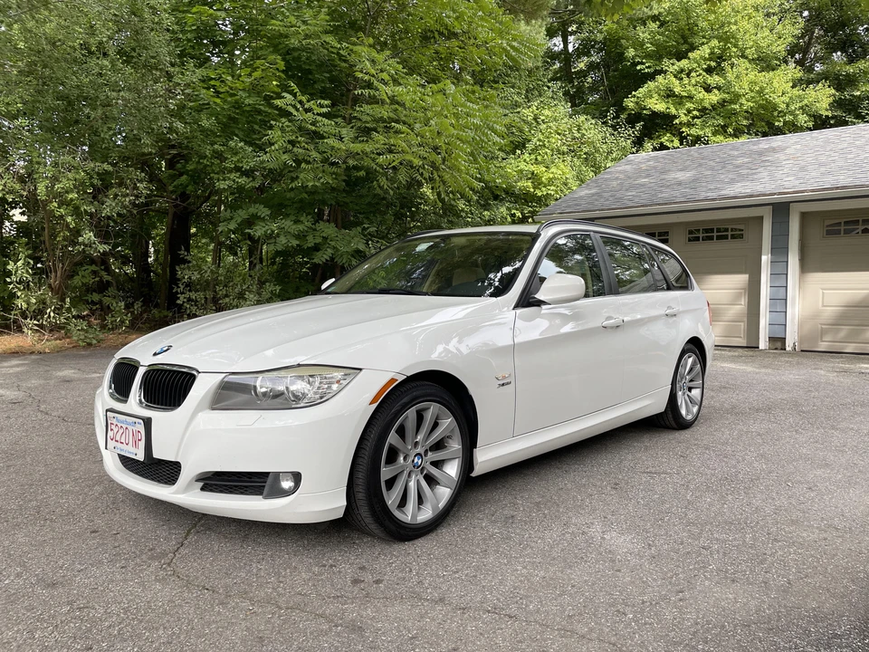 2011 BMW E91 3 Series Touring - Image 9 of 31