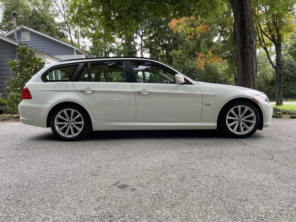 2011 BMW E91 3 Series Touring - Image 13 of 31