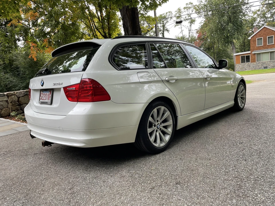 2011 BMW E91 3 Series Touring - Image 11 of 31