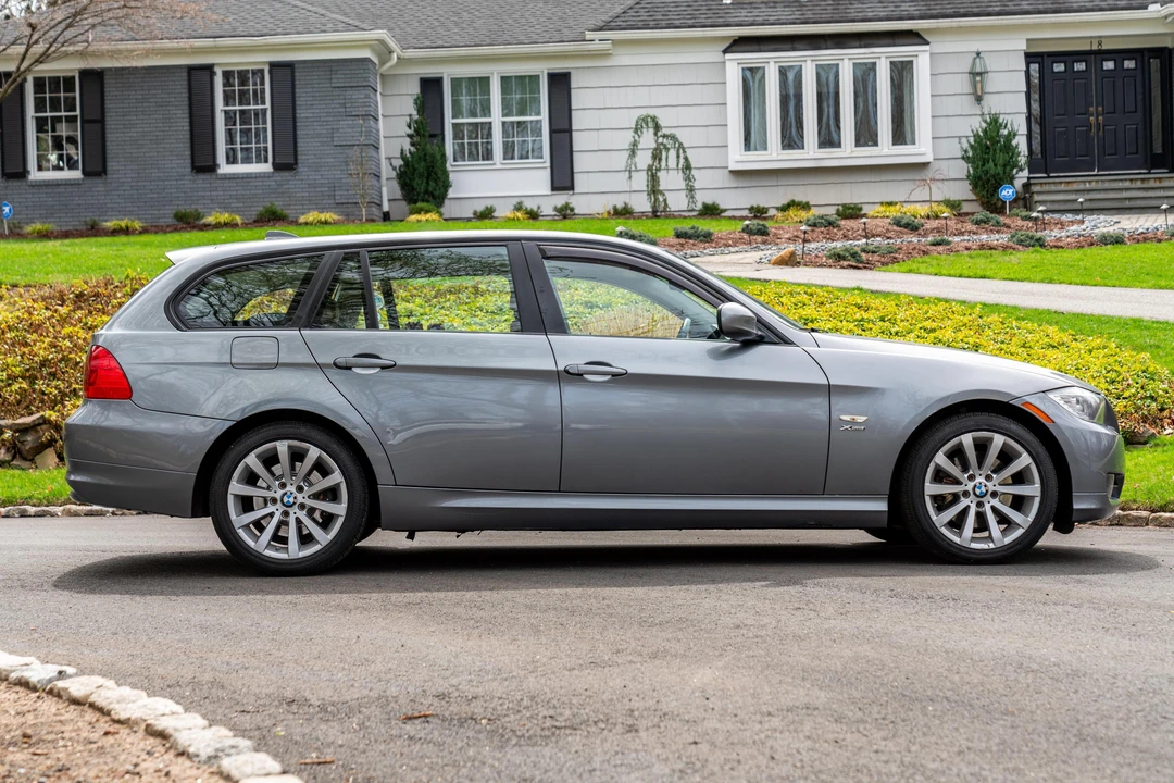 2011 BMW E91 3 Series Touring - Image 9 of 31