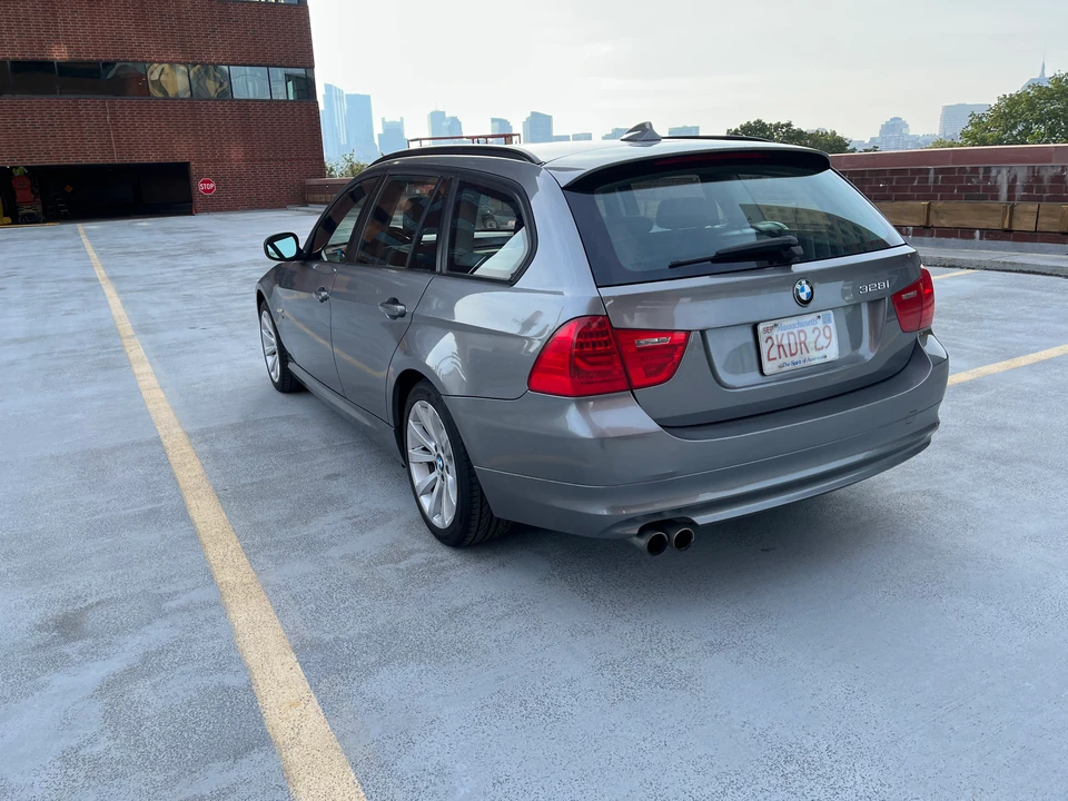 2011 BMW E91 3 Series Touring - Image 16 of 31