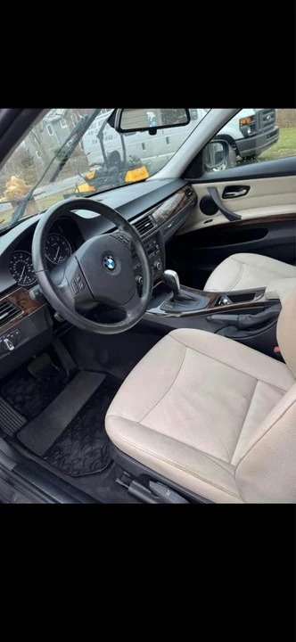 2011 BMW E90 3 Series Sedan - Image 5 of 6
