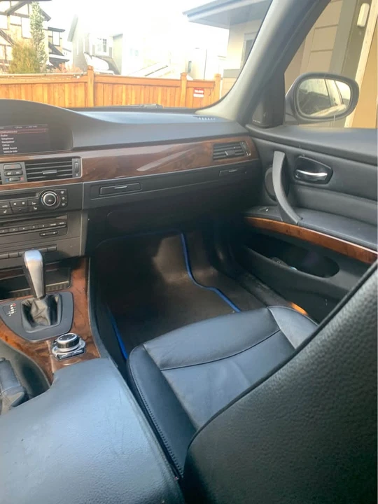 2011 BMW E90 3 Series Sedan - Image 5 of 10