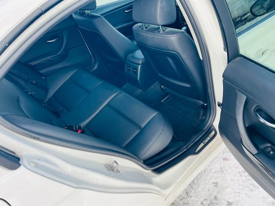 2011 BMW E90 3 Series Sedan - Image 8 of 11