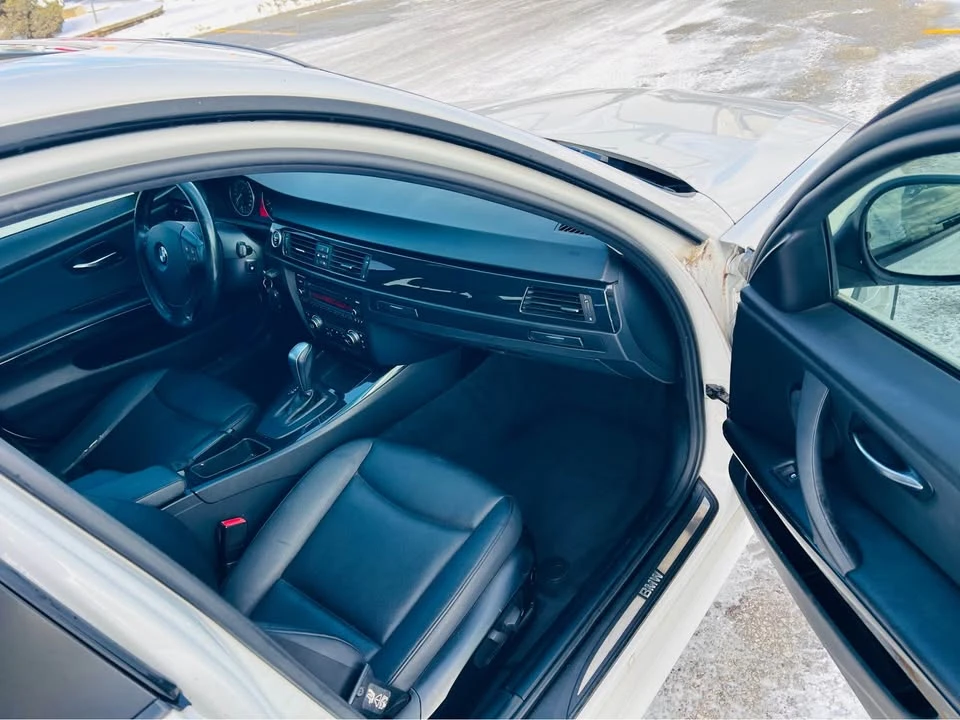 2011 BMW E90 3 Series Sedan - Image 7 of 11