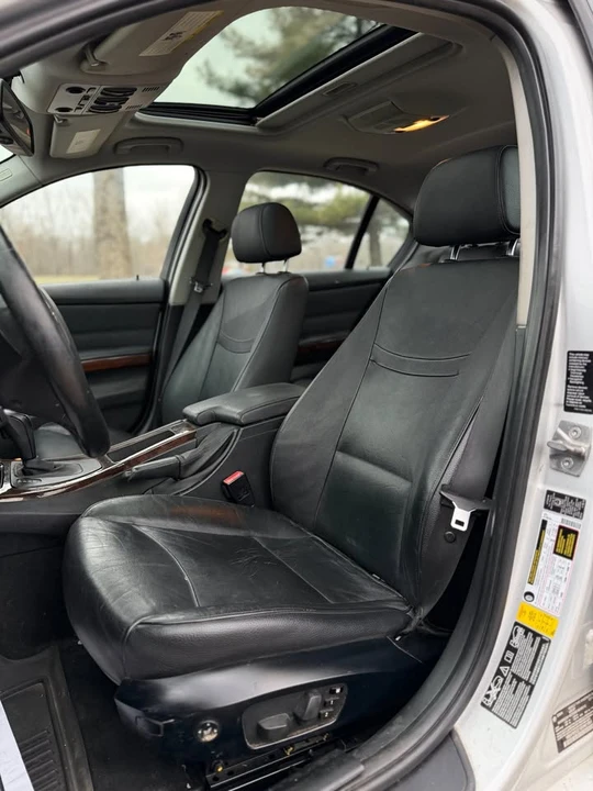 2011 BMW E90 3 Series Sedan - Image 12 of 15