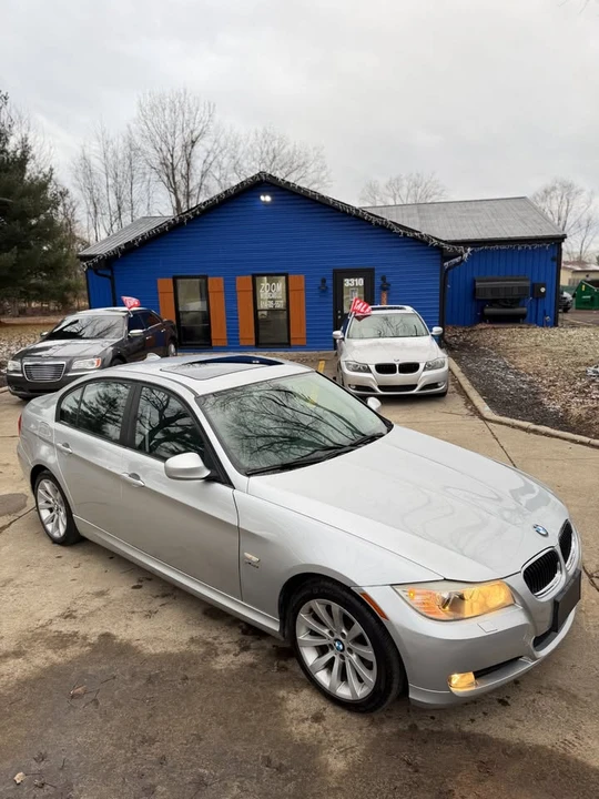 2011 BMW E90 3 Series Sedan - Image 4 of 15