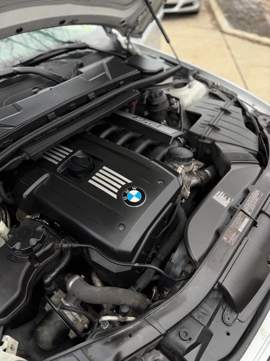 2011 BMW E90 3 Series Sedan - Image 6 of 15