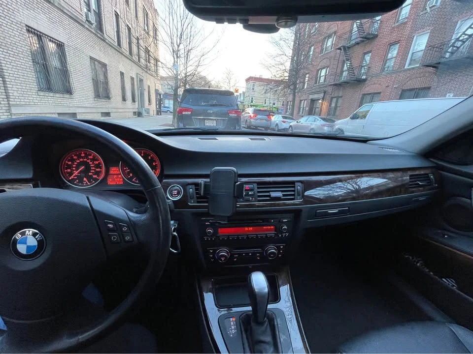 2011 BMW E90 3 Series Sedan - Image 6 of 10