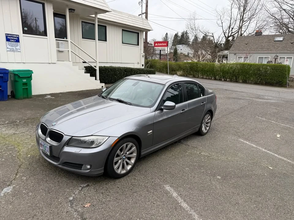 2011 BMW E90 3 Series Sedan - Image 2 of 12