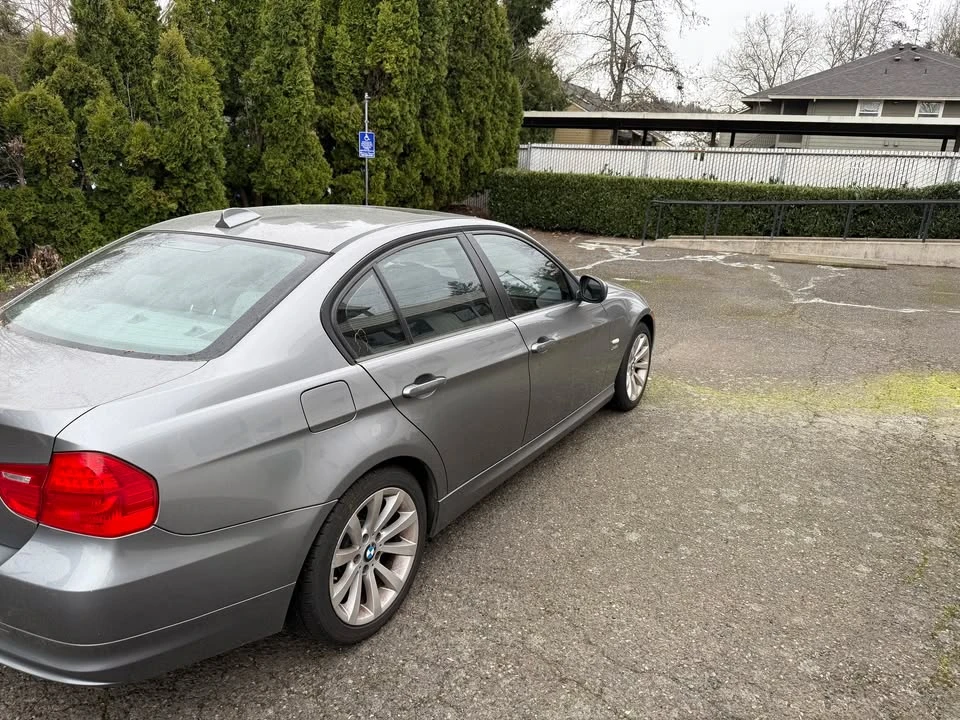2011 BMW E90 3 Series Sedan - Image 5 of 12