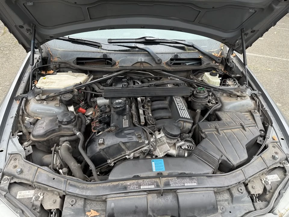 2011 BMW E90 3 Series Sedan - Image 11 of 12