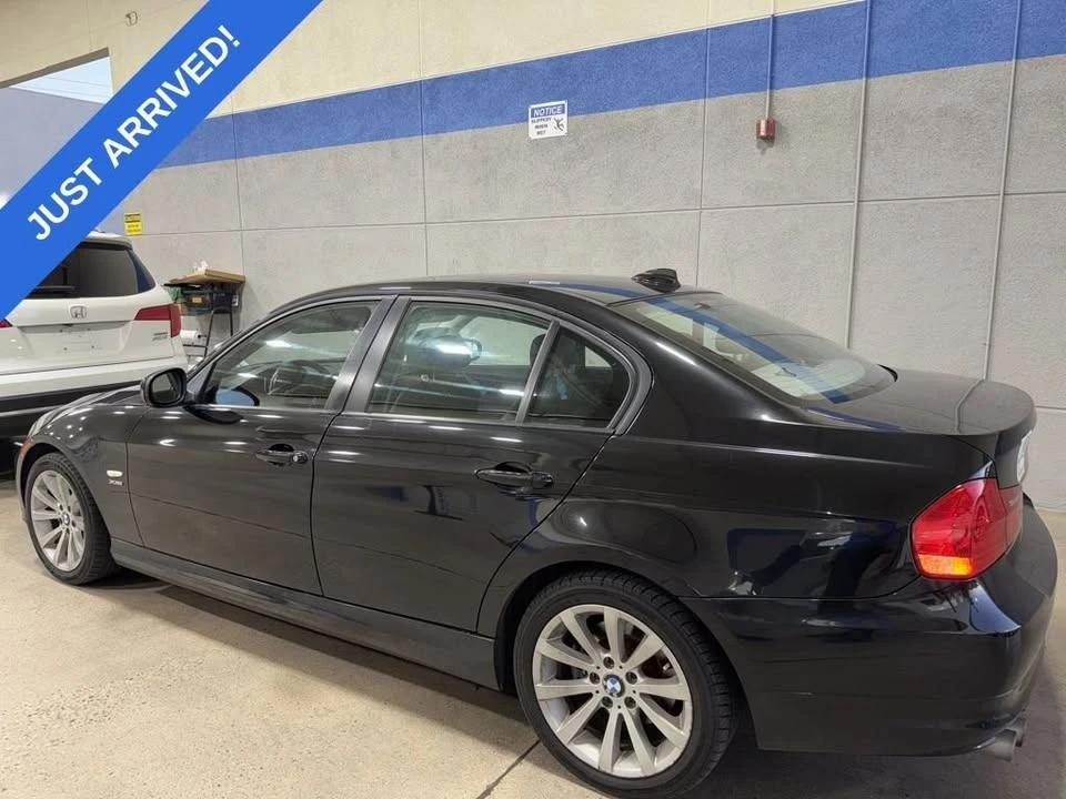 2011 BMW E90 3 Series Sedan - Image 4 of 6