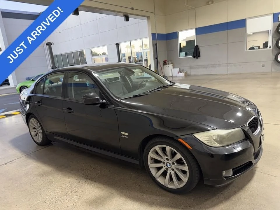 2011 BMW E90 3 Series Sedan - Image 2 of 6