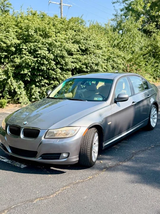 2011 BMW E90 3 Series Sedan - Image 2 of 8