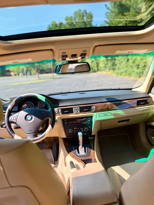 2011 BMW E90 3 Series Sedan - Image 7 of 8
