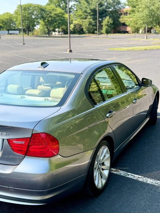 2011 BMW E90 3 Series Sedan - Image 4 of 8