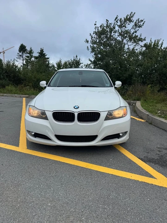 2011 BMW E90 3 Series Sedan - Image 2 of 6