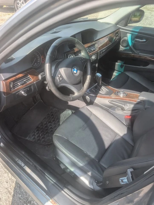 2011 BMW E90 3 Series Sedan - Image 7 of 12
