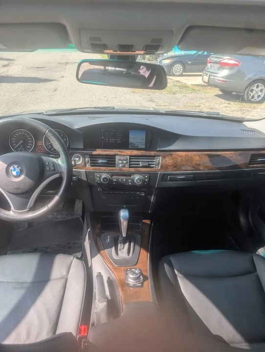 2011 BMW E90 3 Series Sedan - Image 9 of 12