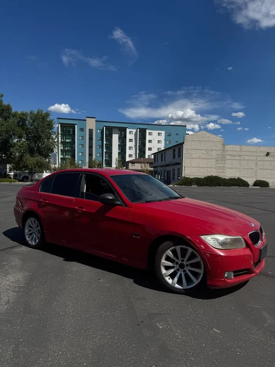 2011 BMW E90 3 Series Sedan - Image 3 of 3