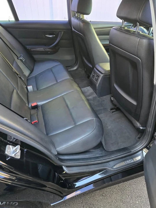2011 BMW E90 3 Series Sedan - Image 10 of 17