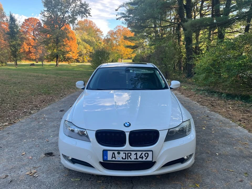 2011 BMW E90 3 Series Sedan - Image 2 of 7