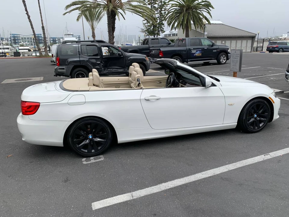 2011 BMW E90 3 Series Sedan - Image 2 of 3