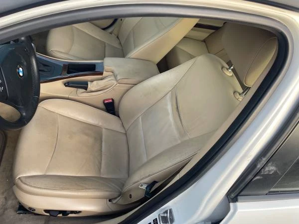2011 BMW E90 3 Series Sedan - Image 14 of 19